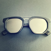 Load image into Gallery viewer, T-800 Mercenary Sunglasses